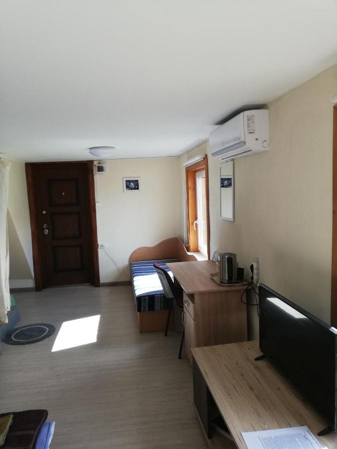 Nakvyne Apgyvendinimo Paslaugos Daivos Nakvynes Namai Hostel Birzai Bagian luar foto