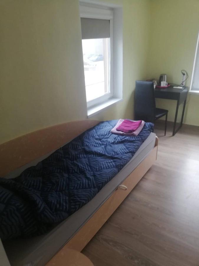 Nakvyne Apgyvendinimo Paslaugos Daivos Nakvynes Namai Hostel Birzai Bagian luar foto